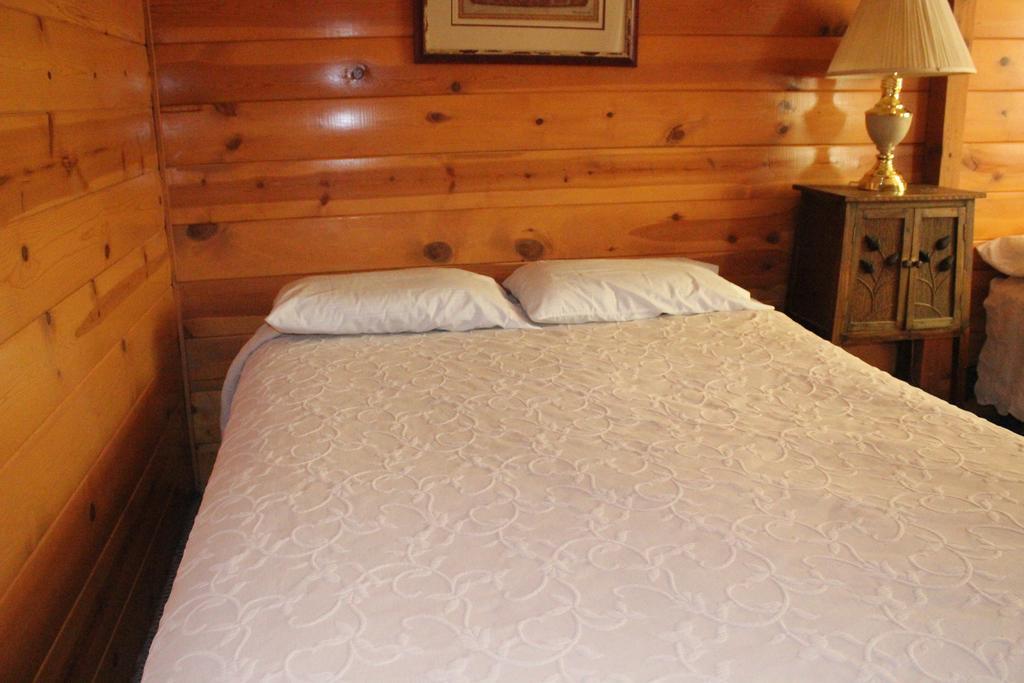 ברידג'פורט Twin Lakes Resort חדר תמונה